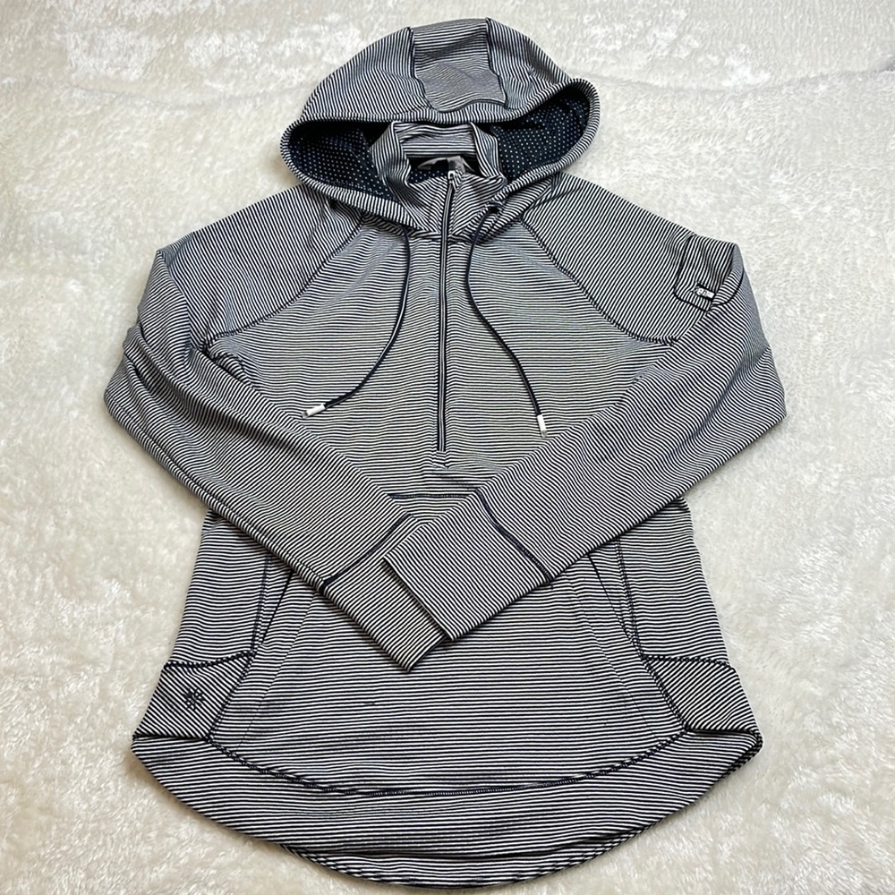 Athleta Heavenly Heights Navy and White Striped Hoodie Size Small